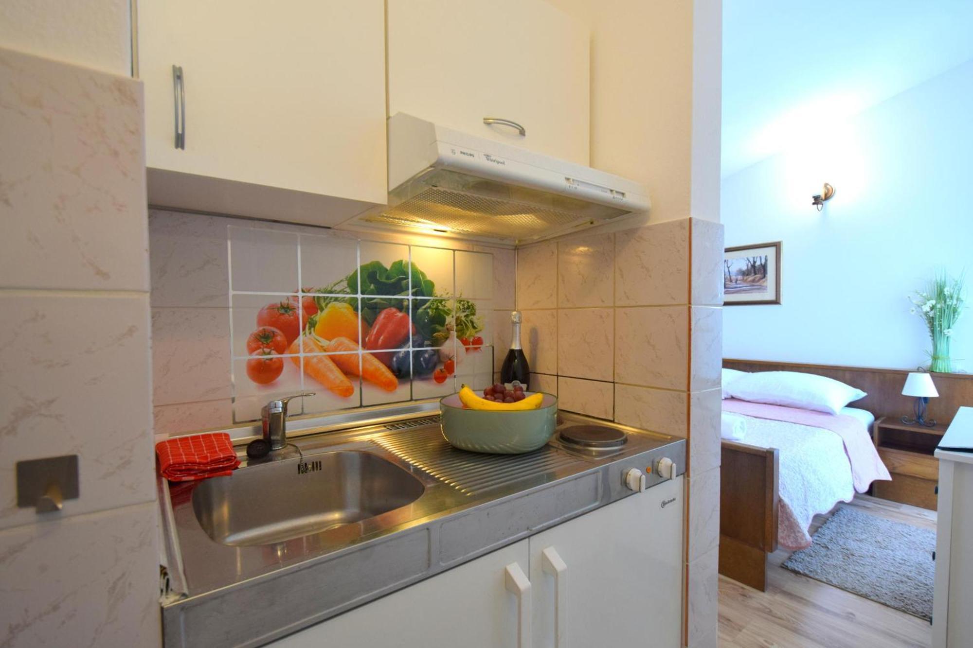 Apartments Pavic Malinska Ngoại thất bức ảnh