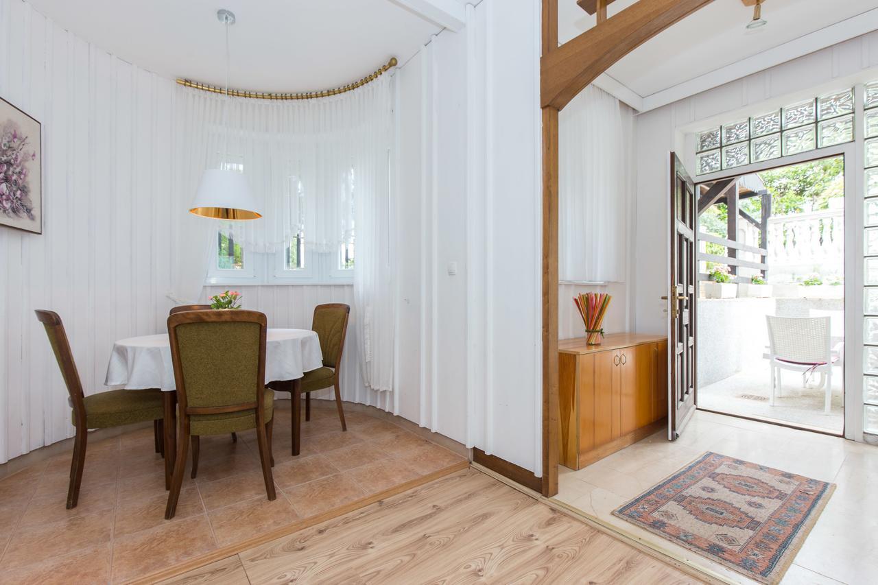 Apartments Pavic Malinska Ngoại thất bức ảnh