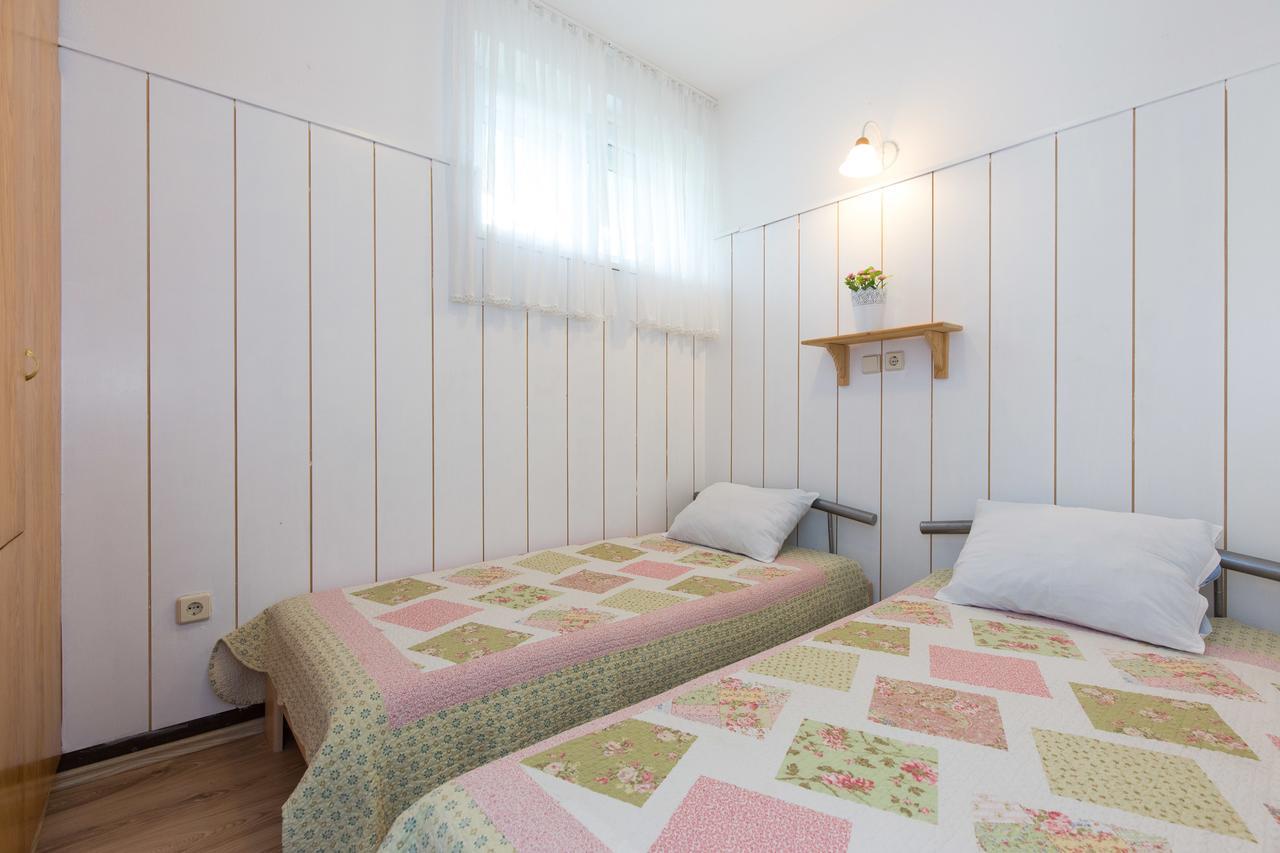 Apartments Pavic Malinska Ngoại thất bức ảnh