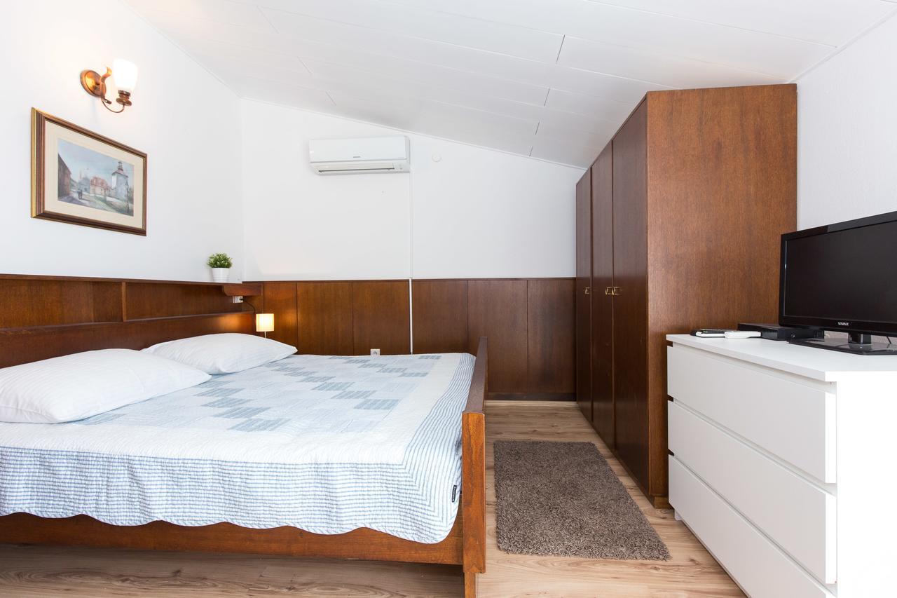 Apartments Pavic Malinska Ngoại thất bức ảnh
