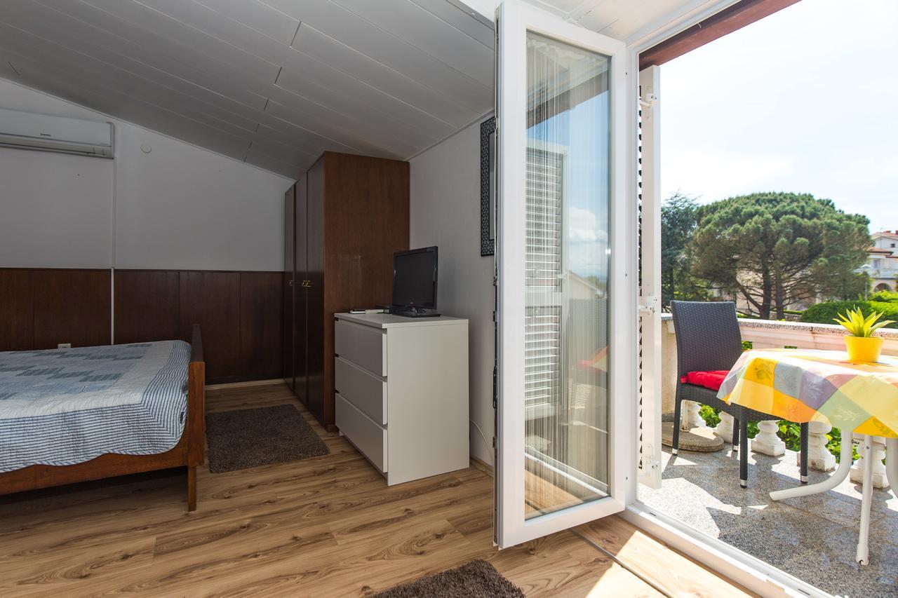 Apartments Pavic Malinska Ngoại thất bức ảnh
