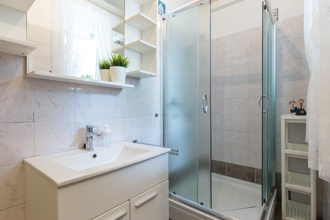 Apartments Pavic Malinska Ngoại thất bức ảnh